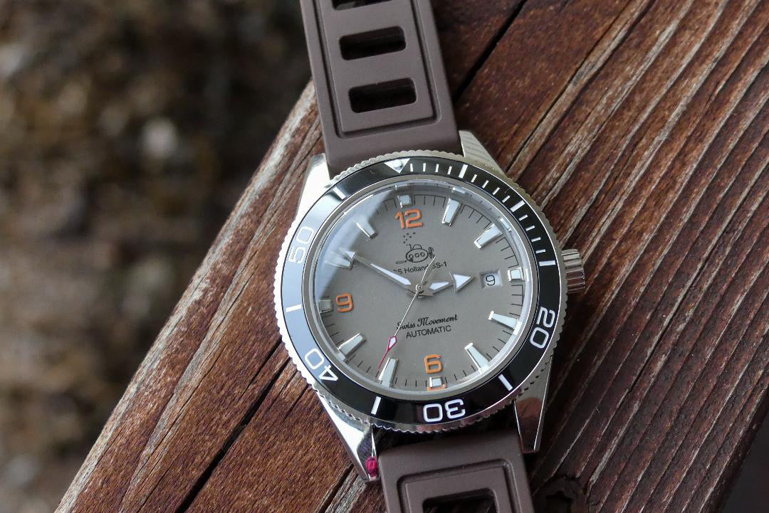 The Swiss SS-1 in Burlap Moss