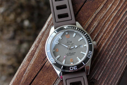 The Swiss SS-1 in Burlap Moss