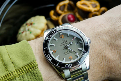 The Swiss SS-1 in Burlap Moss